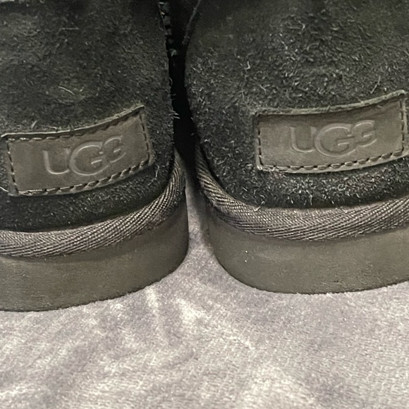 UGG Classic Short Boots - Black - Picture 4 of 7